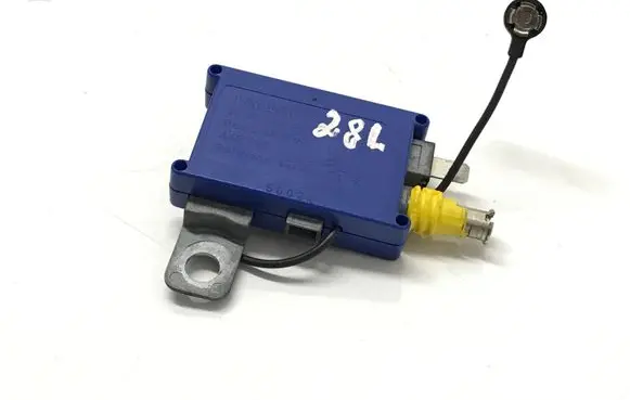 Renault Laguna II Aerial antenna amplifier 8200002584