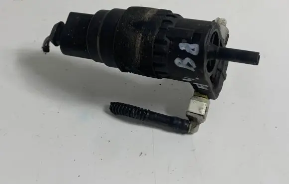 Audi A4 S4 B8 8K Windscreen/windshield washer pump 8K9955647