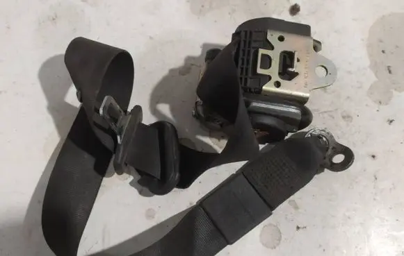 Audi A6 S6 C5 4B Front seatbelt 4B0857706A 01032000 560575300A