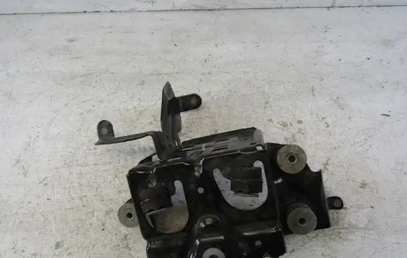Volkswagen Touareg III Air suspension compressor 4154063532