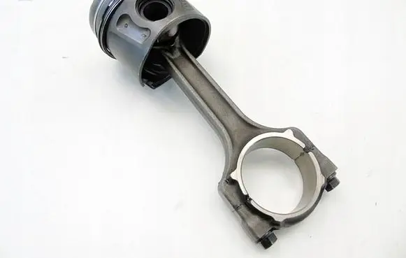 Opel Astra H Piston with connecting rod C201