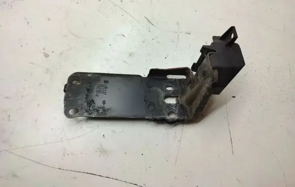BMW 3 E90 E91 Radiator support slam panel bracket 7117812