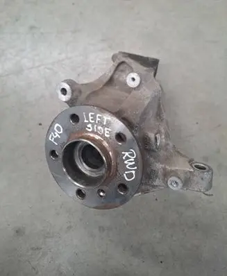BMW 1 F40 Front wheel hub 6876645 6876853