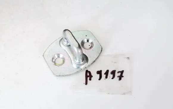 Toyota Yaris Front door lock loop/hook striker 