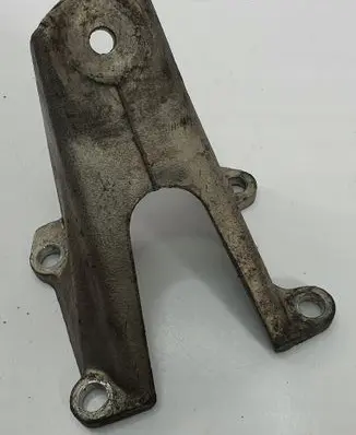 Jaguar XK8 - XKR Engine mounting bracket