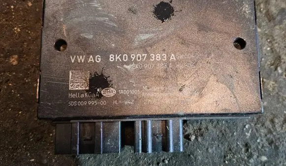 Audi A4 S4 B8 8K Tow bar trailer control unit/module 8K0907383A 5DS00999500