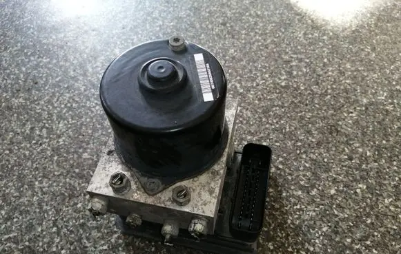 Opel Zafira B ABS Pump 13234911
