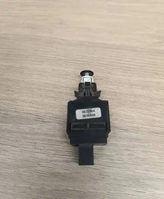 Volvo V70 Brake pedal sensor switch 8622064 06W404