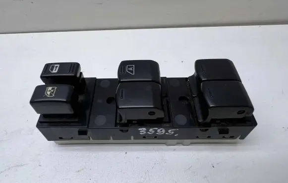 Nissan X-Trail T31 Electric window control switch 25401JH15A 721EA01 1092