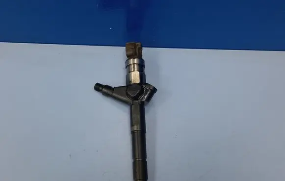 Nissan Primera Fuel injector 16600AU600