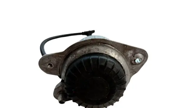 Engine mount bracket