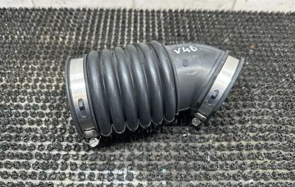 Volvo V40 Air intake hose/pipe 1068175S02