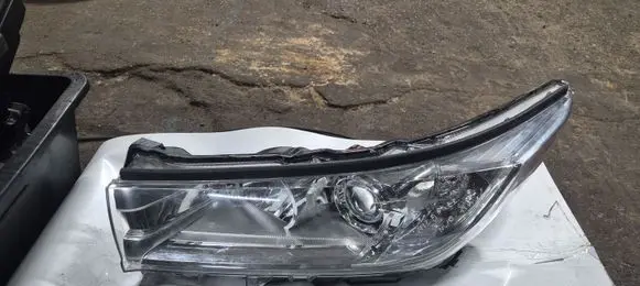 Toyota Highlander XU50 Headlight/headlamp