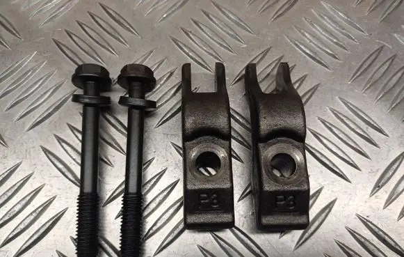 Opel Astra H Fuel Injector clamp holder 