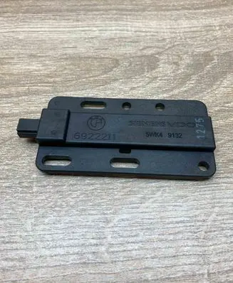 BMW X6 E71 Keyless system antenna 6922211 5WK49132