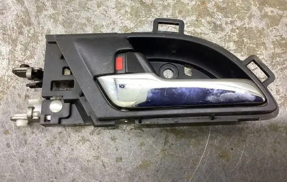 Honda CR-V Rear door interior handle