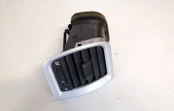 Skoda Fabia Mk2 (5J) Dash center air vent grill 5j0819702