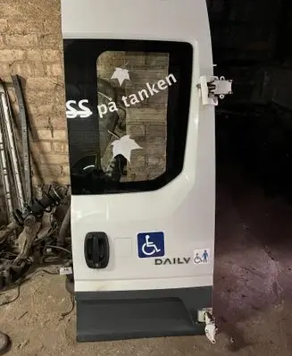 Iveco Daily 6th gen Rear door