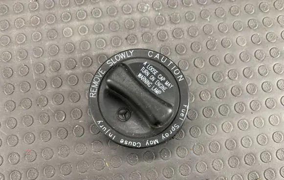 Mercedes-Benz SL R129 Fuel tank filler cap A1404700305