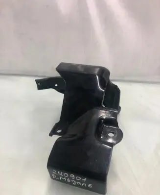 Renault Megane E-Tech A/C compressor mount bracket 