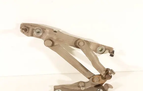 Mazda 3 I Tailgate/trunk/boot hinge