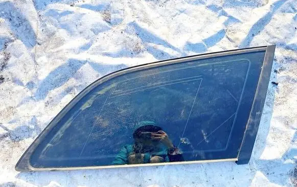 Audi A6 S6 C6 4F Rear side window as2