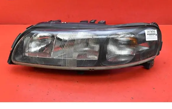Volvo V70 Headlight/headlamp 8693547