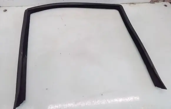Mercedes-Benz S W220 Rubber seal sliding door window/glass 