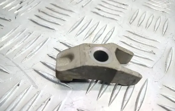Audi 80 90 S2 B4 Fuel Injector clamp holder