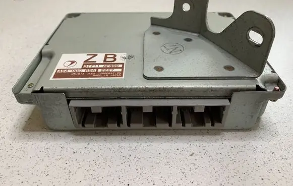 Subaru Outback Engine control unit/module A64000R5A 31711AF800