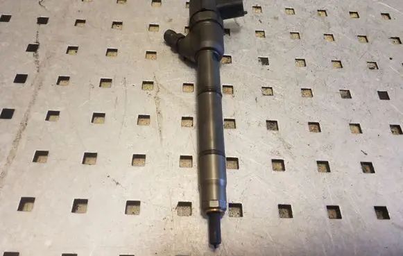 Hyundai i40 Fuel injector 338002A800 0445110411