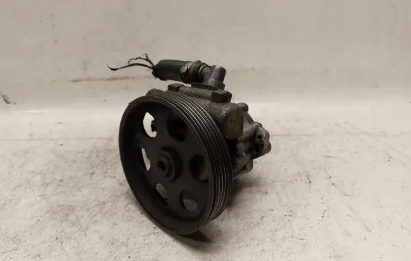 Peugeot 806 Power steering pump 9627369380
