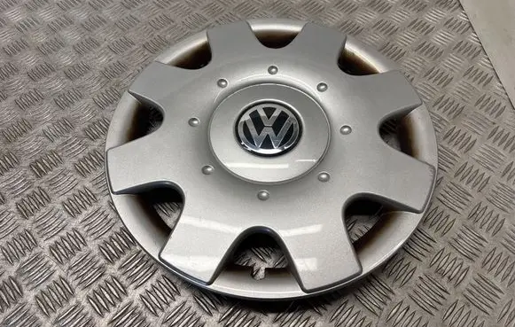 Volkswagen Golf V R15 wheel hub/cap/trim 1T0601147C