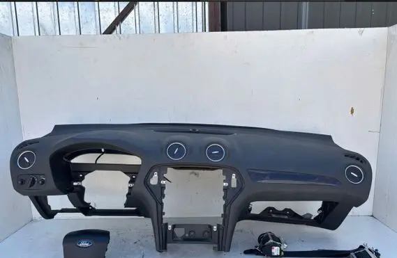 Ford Mondeo MK IV Dashboard 
