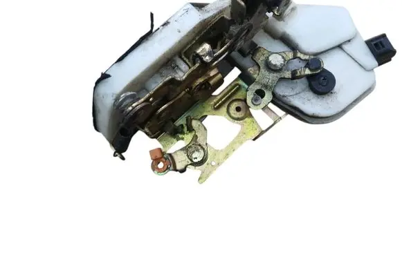Mitsubishi Pajero Front door lock