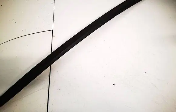 Opel Astra J Windshield trim 13280301