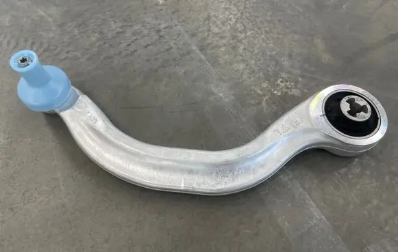 Tesla Model 3 Front lower control arm/wishbone 104435400A AD212210006200