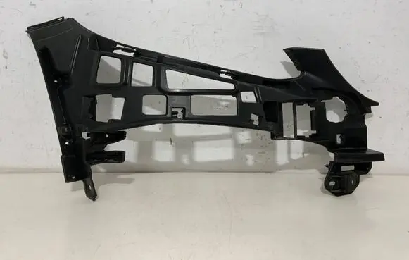 Mercedes-Benz C W205 Front bumper mounting bracket A2058853265