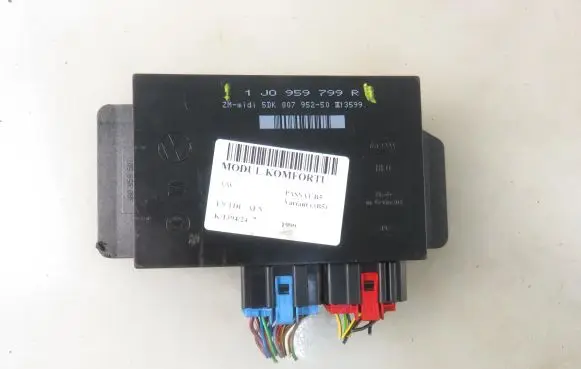 Volkswagen PASSAT B5 Central body control module 1J0959799R