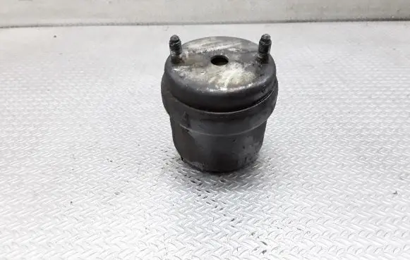 Volkswagen Transporter - Caravelle T4 Engine mount bracket