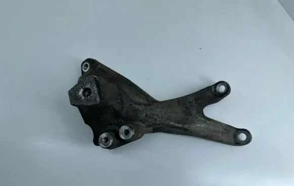 Audi A8 S8 D4 4H Engine mounting bracket 4H0199307AF
