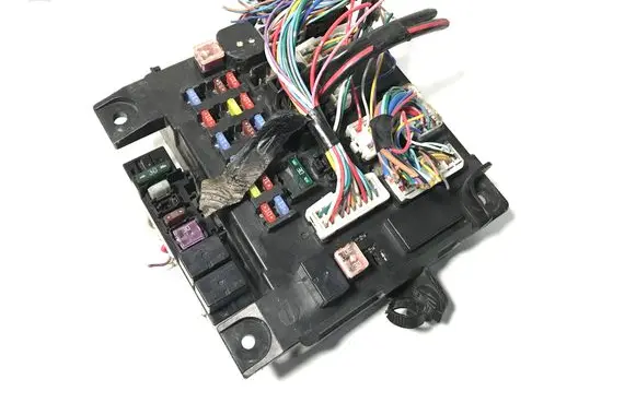 Toyota Verso Fuse module 8637A643 51945J239