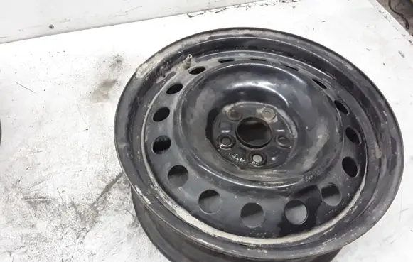 Toyota Prius (NHW20) R16 steel rim 