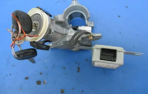 Mitsubishi Space Wagon Ignition lock