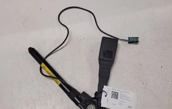 Opel Zafira B Front seatbelt buckle 330803354 13217489 606672000