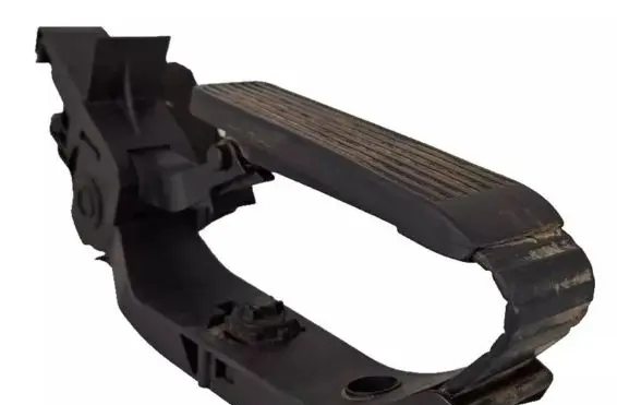 Mercedes-Benz E W211 Accelerator throttle pedal A2113000404
