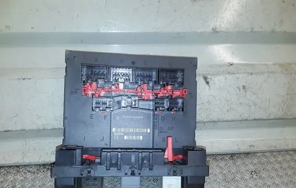 Volkswagen PASSAT B6 Comfort/convenience module H37S1301 F005V00530 3C0937049J