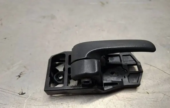 Toyota RAV 4 (XA20) Front door interior handle 
