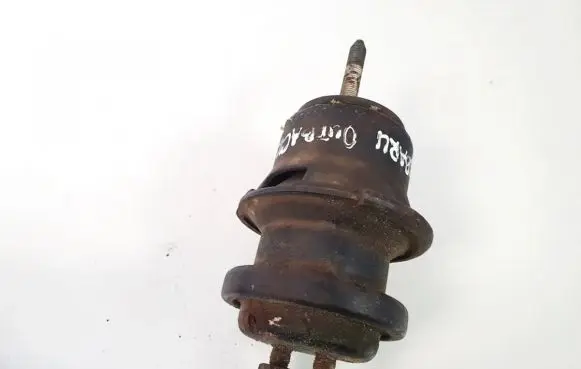Subaru Outback Engine mount bracket