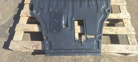 Mazda CX-7 Engine splash shield/under tray